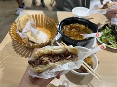 -闫家驴肉老店(华电一校店)