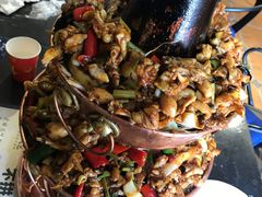 铜锅牛蛙-巴四老城区炭火蛙锅(张江店)