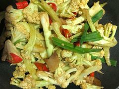 -关东小磨东北菜(上海长风大悦城店)