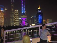 -黄浦江游览十六铺3号码头网红自助餐