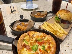 -必胜客(WOW中心城店)