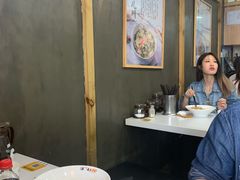 靠窗位-二扁私房面馆(崂山路店)