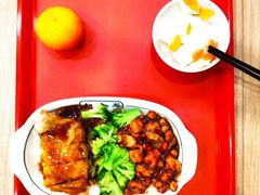 宫保鸡丁拼秘汁鸡排盖饭-和合谷(新辰里亚运村店)