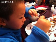 大师在作画-咖啡苑自助餐厅·中国大饭店