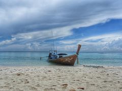 景点&nbsp;Koh&nbsp;Rok&nbsp;&nbsp;特别上镜的长尾船-洛克岛