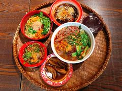 -爆炸头阿姨小四川正宗川味小吃(无任何分店)