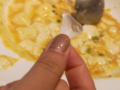 蟹黄豆腐中的异物-高第街56号港式餐厅(山大路店)