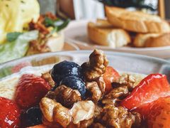 野莓核桃蜂蜜希腊酸奶-The Rug Cafe(王府中环店)