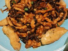 老油条的鱼香肉丝-新白鹿餐厅(爱琴海购物中心店)