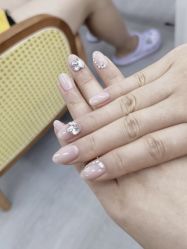 -济南花里美甲美睫
