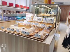 -顶东面包花园·生日蛋糕(世博店)