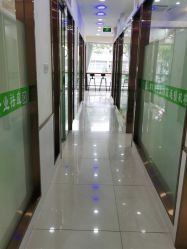 -苗医生专业祛痘·皮肤管理