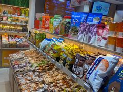 -来伊份(我格广场武宁路店)