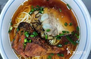 Abalone Braised Pork Noodles