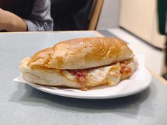 招牌咸牛肉芝士猪仔包-华嫂冰室(尖沙咀店)