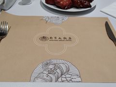 餐具摆设-晶丽香榭自助餐(南京大饭店)