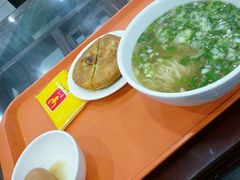 -牛一嘴·兰州牛肉面·大盘鸡(财富中心店)