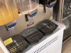 -张记老街里海鲜美食城(劈柴院店)