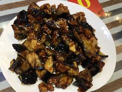 焦糖茄子牛肉粒-桃子餐厅·天津菜(红星路直营店)