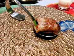 一口吃牛肉卷-一板铁板烧·隐秘一线江景花园餐厅(西湖左岸·天元店)