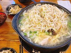 -丽虹云南过桥米线(兴工街店)