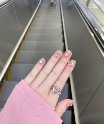 -花系美·美甲美睫精品店