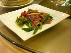 杭椒芦笋炒培根-五芳齋(云南南路店)