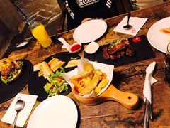 -HIGH FIVE哈福手工汉堡(桂林路店)