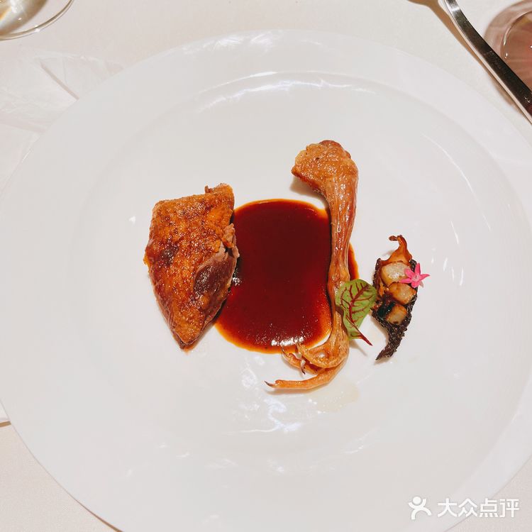 红色牛油果 广州新晋艺术法餐 很固执的钻研 只为呈现出最好的