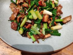 宣威小炒肉-老滇山寨•云南特色菜•地方菜•民族风情歌舞表演(金碧店)