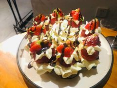草莓忌廉华夫饼-BE BRIGHT KITCHEN(正佳广场店)