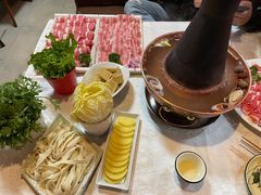 -羊家胡同·龙虾烧烤火锅(龙汇路店)