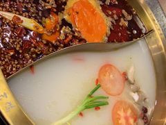-小天鹅火锅·一线江景洪鼎旗舰店(洪崖洞店)