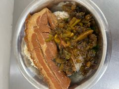 -梁阿婆廿年老牌扣肉糯米饭