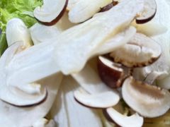 -有一锅·野生菌黑山羊腊排骨火锅(古城北门店)