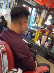 -东方先生国潮男士理发馆