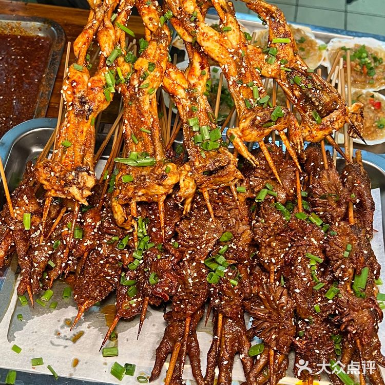 想把这家摊摊烧烤安利给全重庆 烤郡花巨好吃‼️