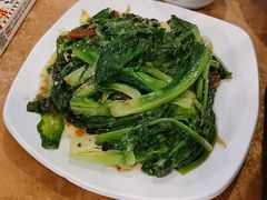 豆豉鲮鱼炒油麦菜-吉源大排档·鱼生·海鲜(烧烤彩印厂店)