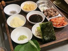 -围炉肉舍•炭烤活鳗•丹东海鲜烤肉(步行街店)