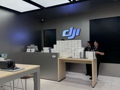 -DJI大疆(深圳华强北曼哈授权体验店)