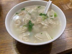 -丽虹云南过桥米线(兴工街店)