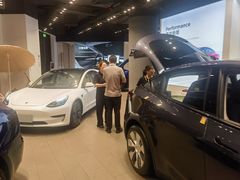 -TESLA 特斯拉(上海太古汇体验店)