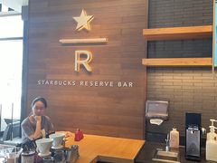 -星巴克臻选(济南万达店)