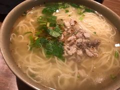 -亮亮面馆(经六路店)