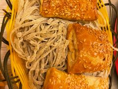 烧饼-洞庭洲·防空洞火锅·铜锅涮肉·烧烤(新百广场店)