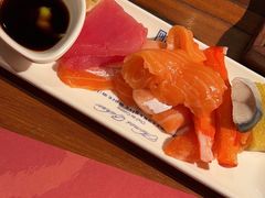 三文鱼刺身-四海一家自助餐(益田假日广场店)