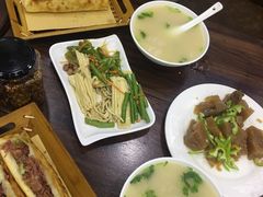 -小胡驴肉火烧 砂锅米线(义和庄店)