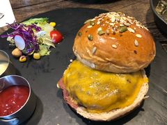 -HIGH FIVE哈福手工汉堡(桂林路店)