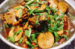Fried Tofu Skin with Pork
