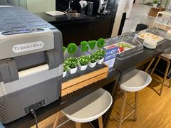 -杭州中沃沃尔沃4S店(滨江区店)